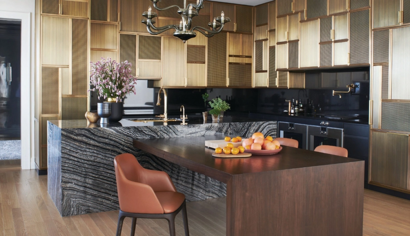 Explore a Chic Gold Coast Condo by Soucie Horner Interiors, image size:1320x761