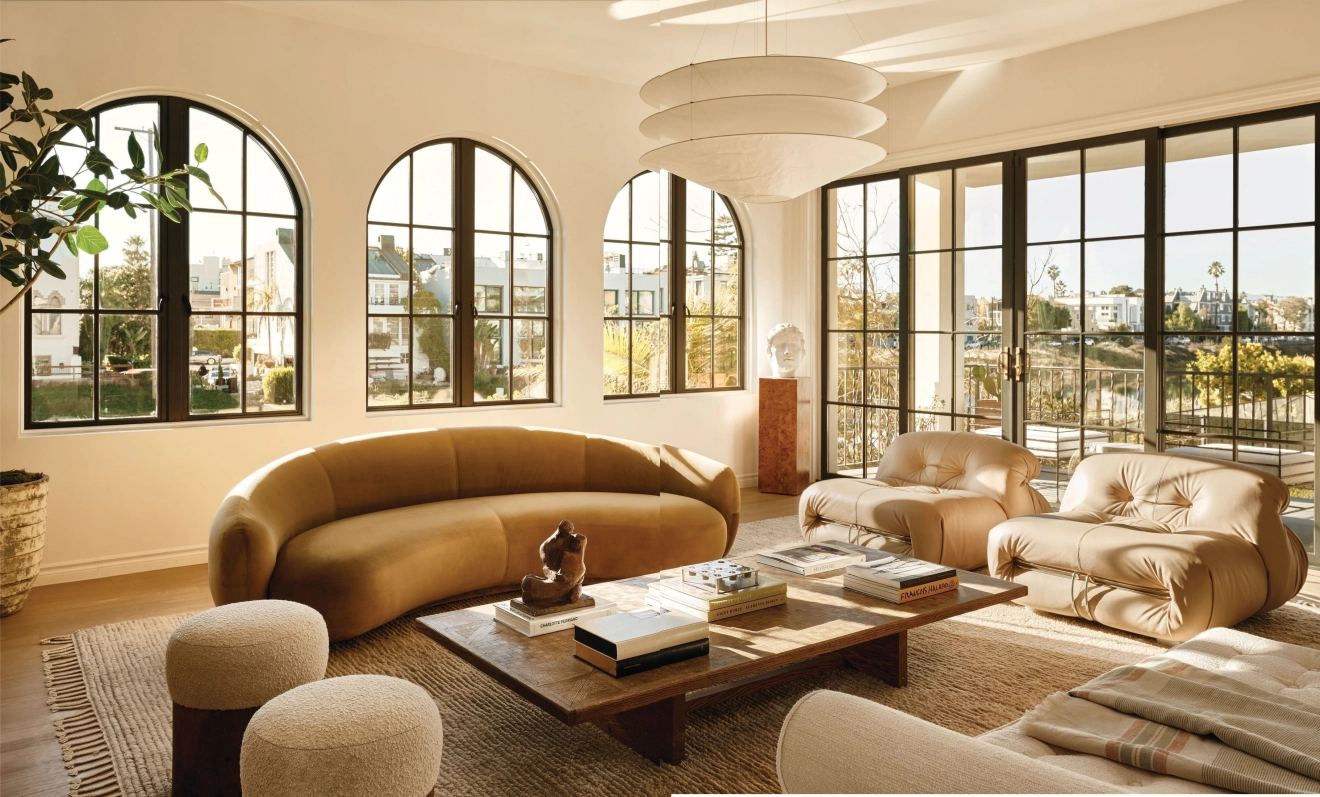 Palazzo-Inspired Home Design on Marina Del Rey Canals, image size:1320x797