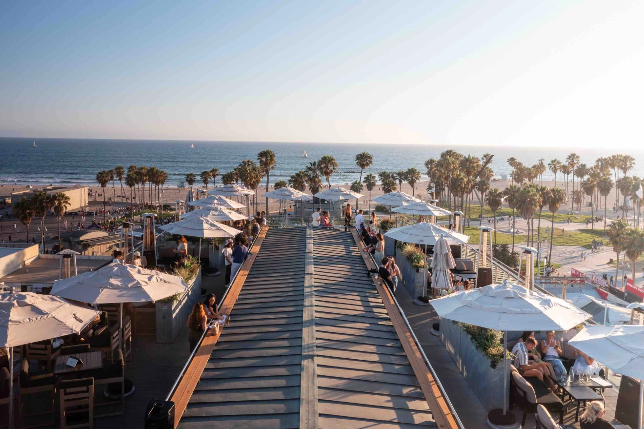 Explore Venice Beach: Top Eats, Stays \u0026 Hidden Gems Guide, image size:1320x879