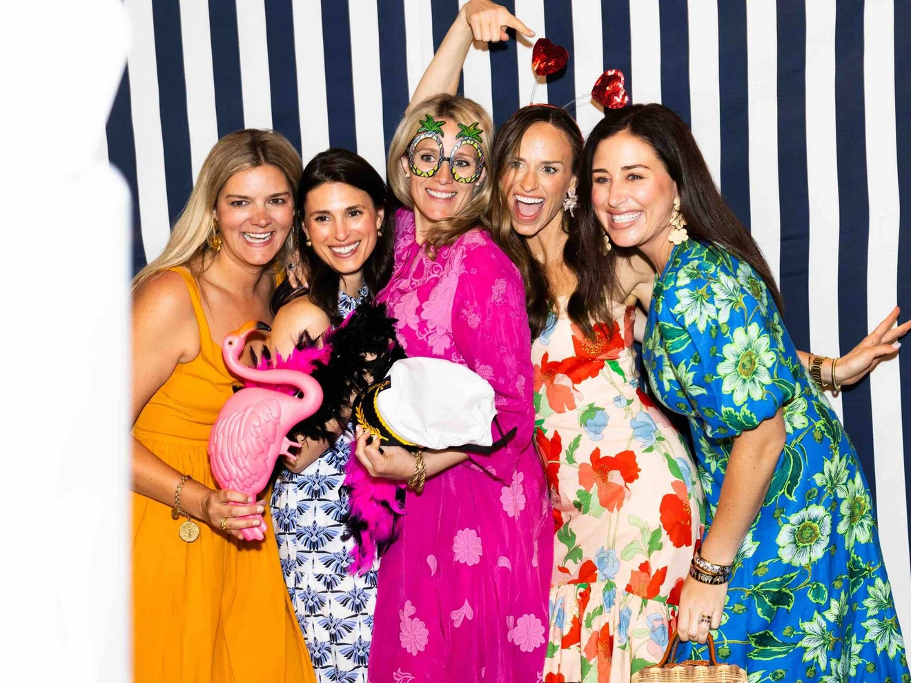 Emily_Sturgess__co-chair___Amy_Tarnowicz__Julia_Goodwin__Amy_Fansler___Megan_Fansler_of_Winnetka__1_