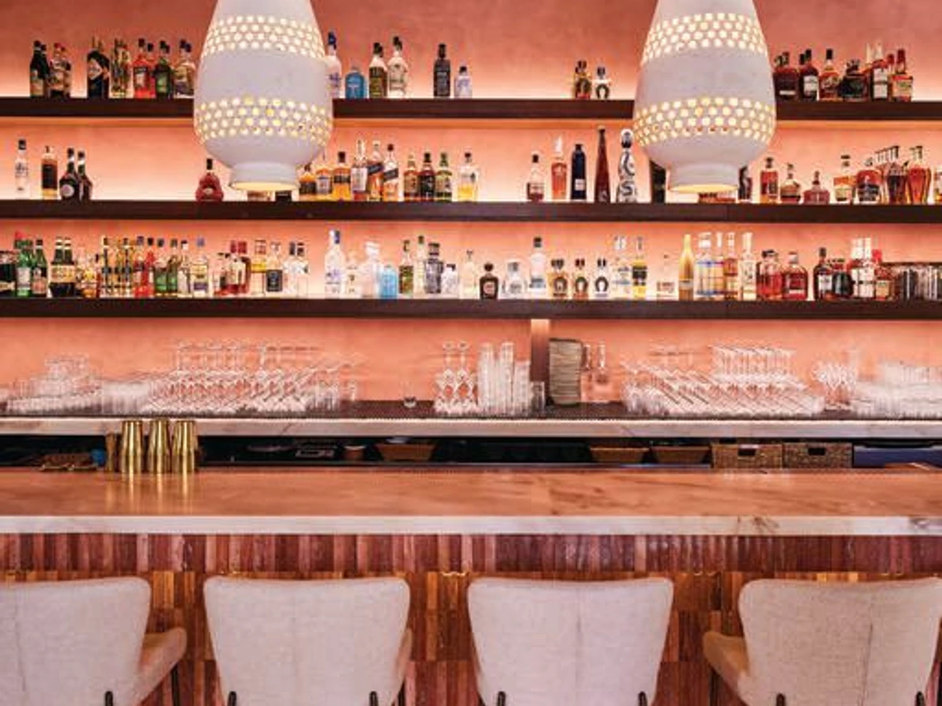 Chic environs at Delbar complement the zero-proof menu. PHOTO BY: ANDREW THOMAS LEE
