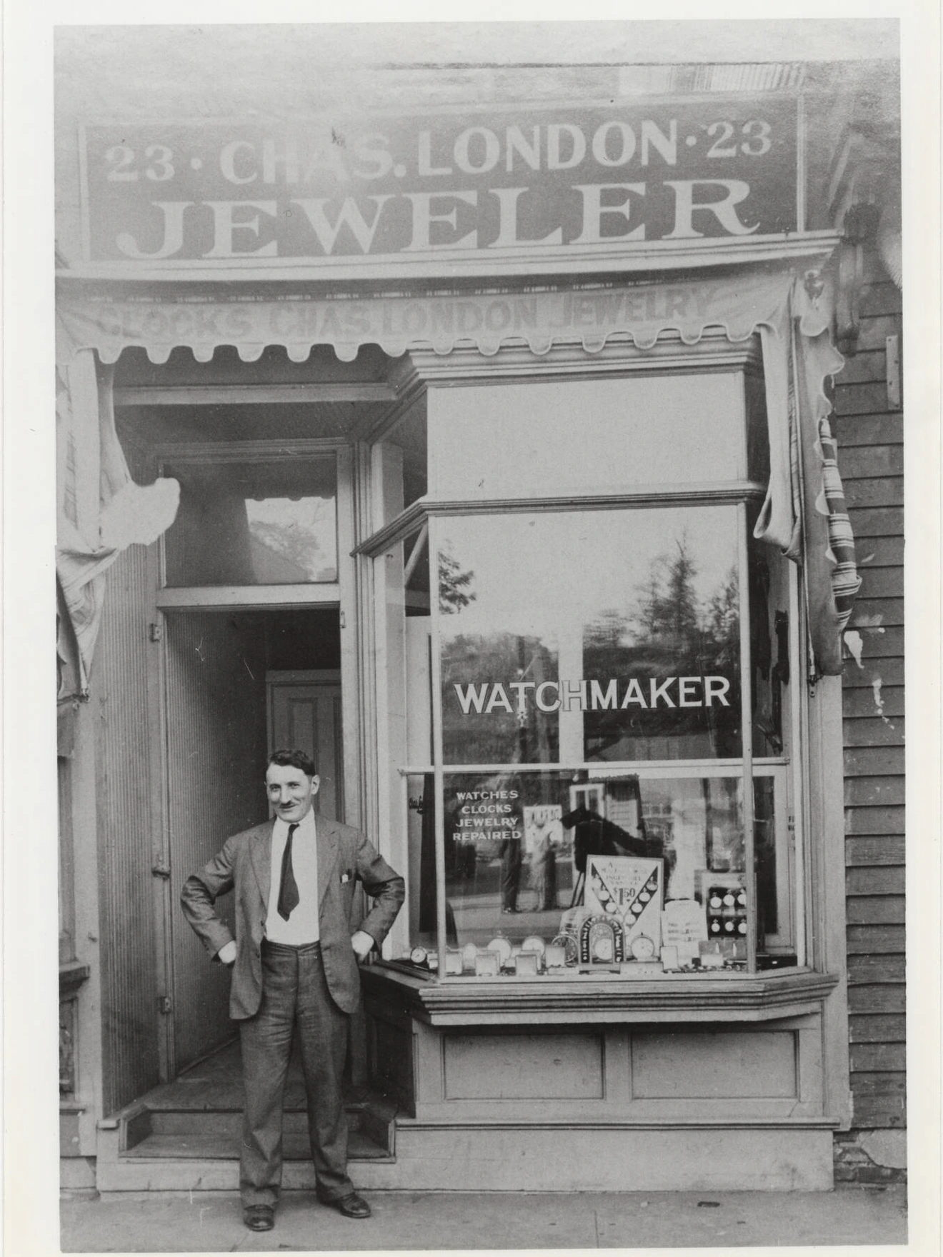 Charles_London_in_front_of_GC_Store