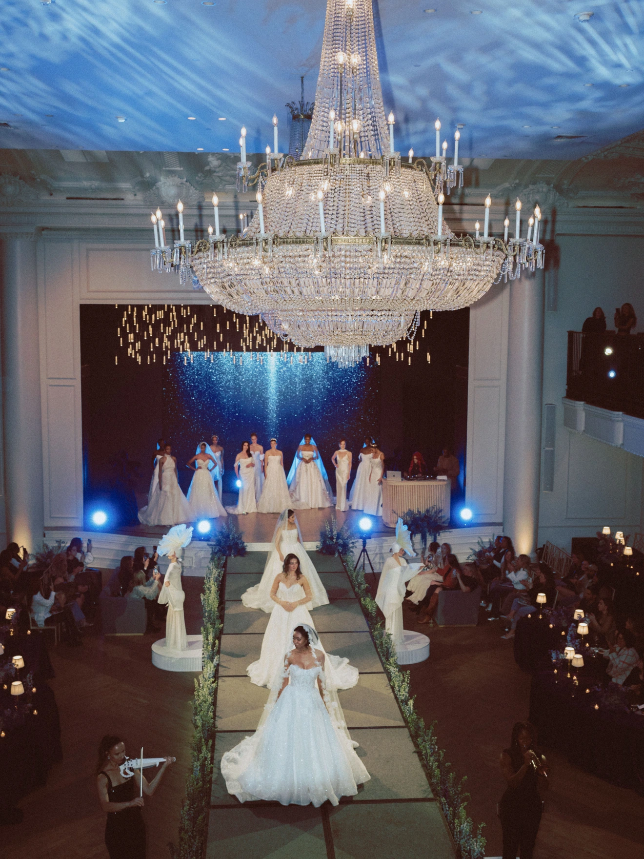 du_soleil_photographie_cescaphe_modern_luxury_bridal_fashion_show_preview-43