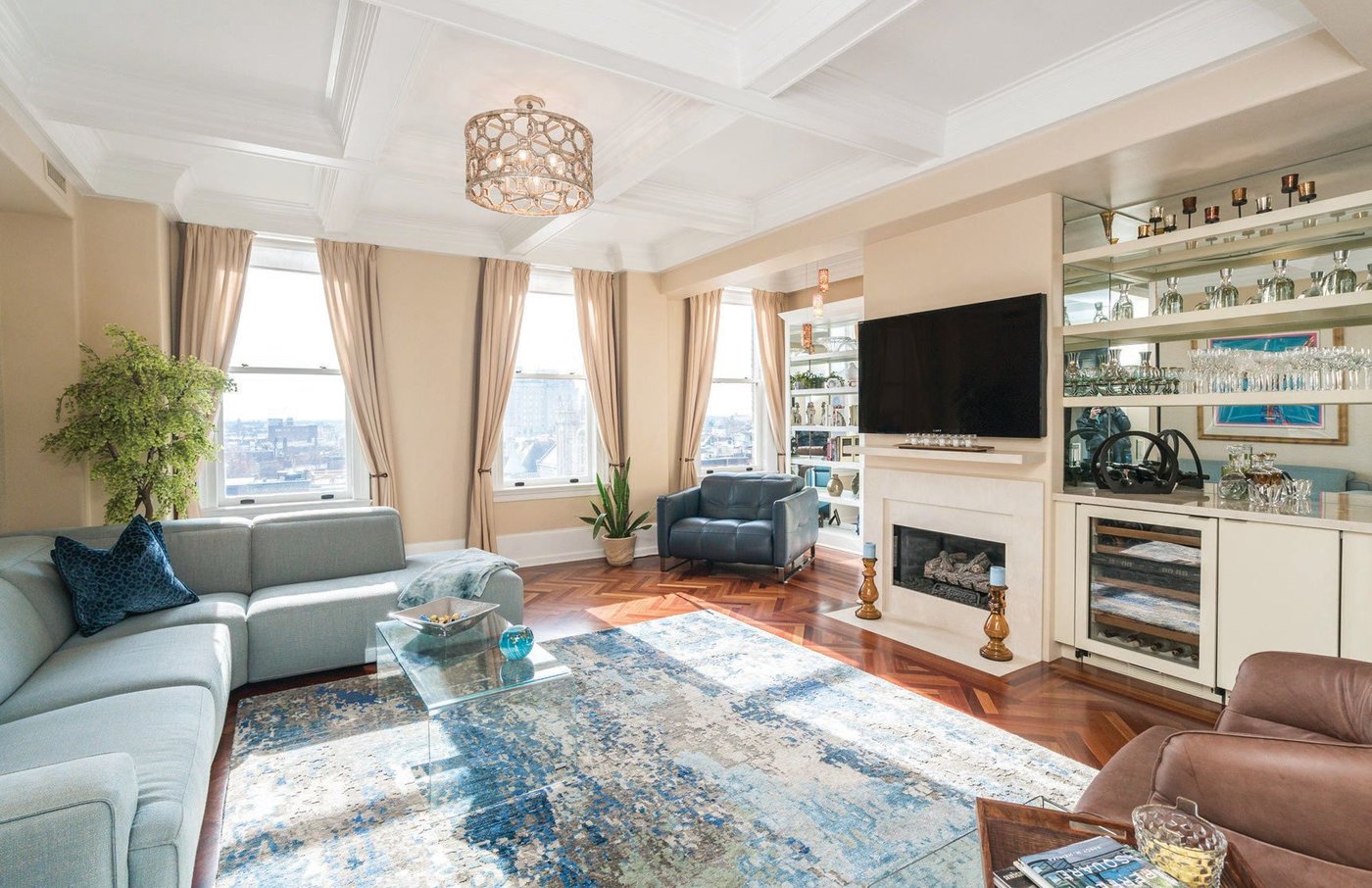Picture of Barclay Condominium: Vintage Glamour Meets Modern Luxury