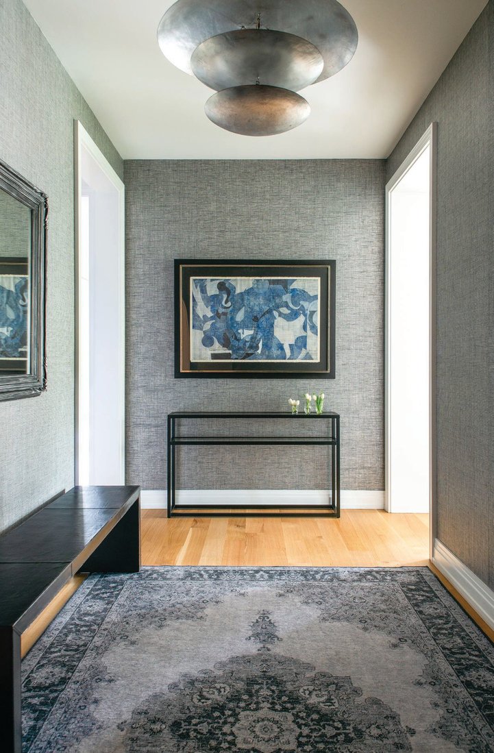 Timeless Chic Condo Design in Lincoln Park