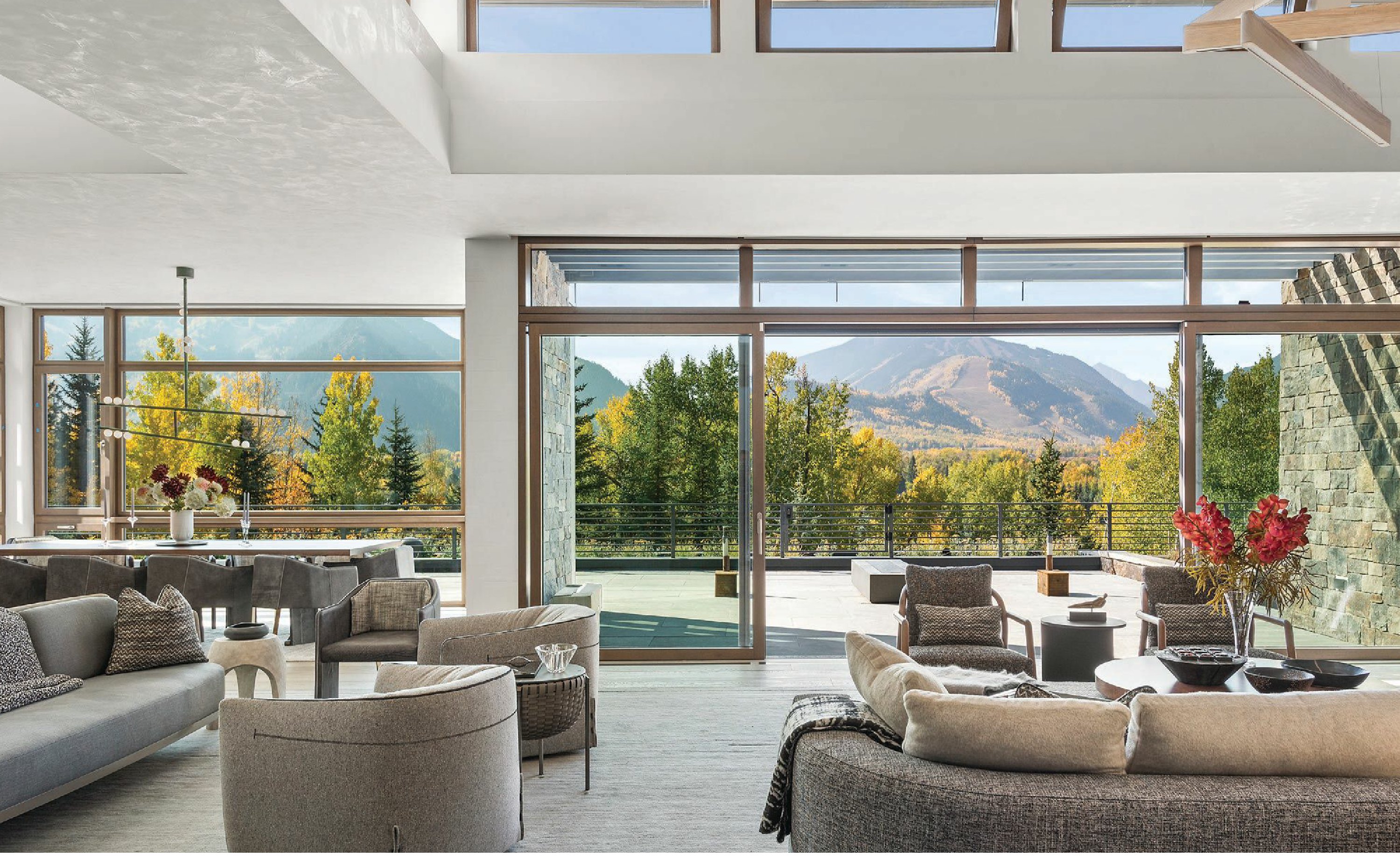Luxe Aspen Home: A Unique Blend of Comfort & Style