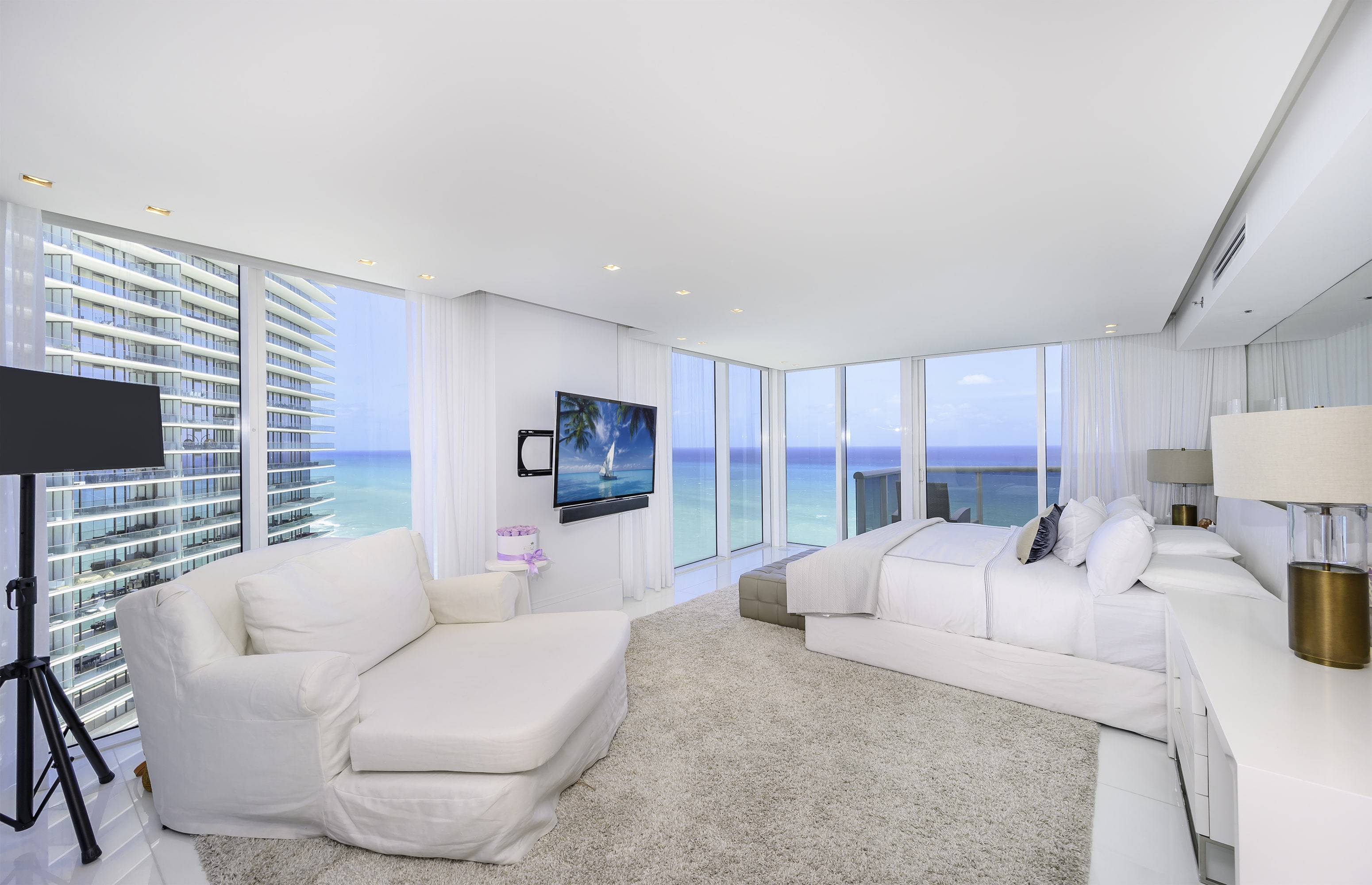 Luxury Miami Real Estate: Top Listings to Explore