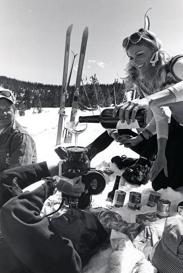 Après-ski revelry is an integral part of Colorado’s ski culture. This season, 10th Mountain Whiskey is releasing Vail Mountain 60th Anniversary limited edition and Henry’s Rescue, two bourbons that pay homage to Vail’s history. PHOTO COURTESY OF COLORADO SNOWSPORTS MUSEUM AND HALL OF FAME