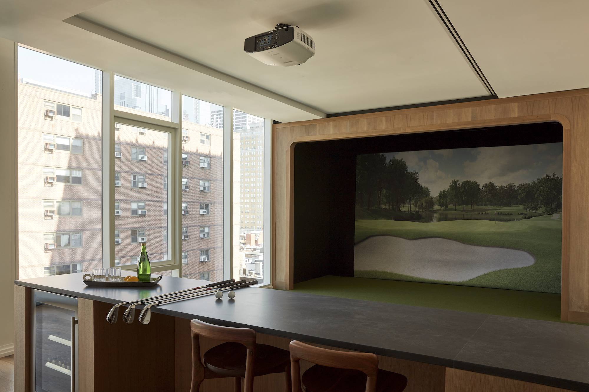 Luxurious Penthouse with Golf Simulator in Center City