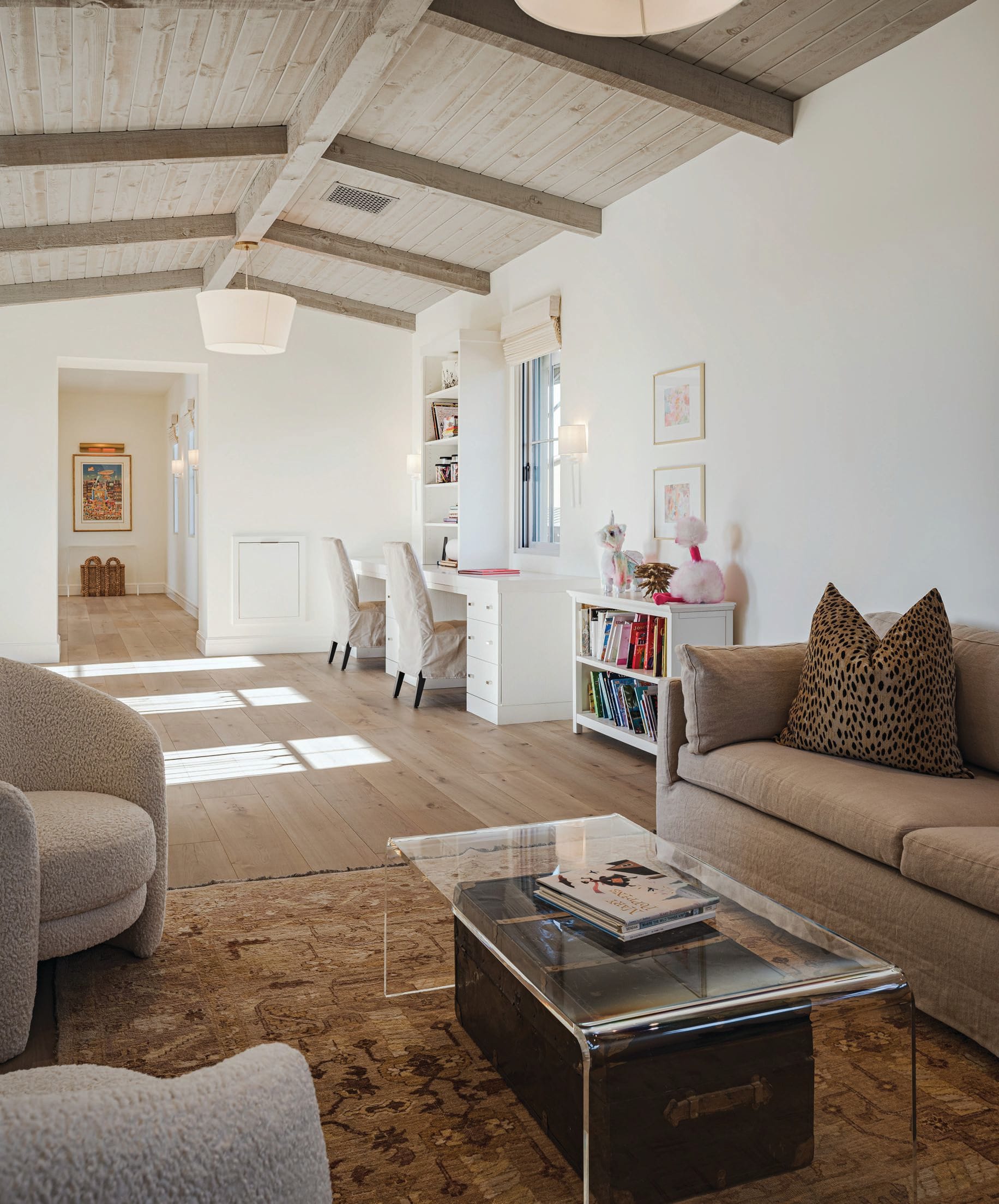 Family Home Design: Cosan Studio & Salcito Collaboration