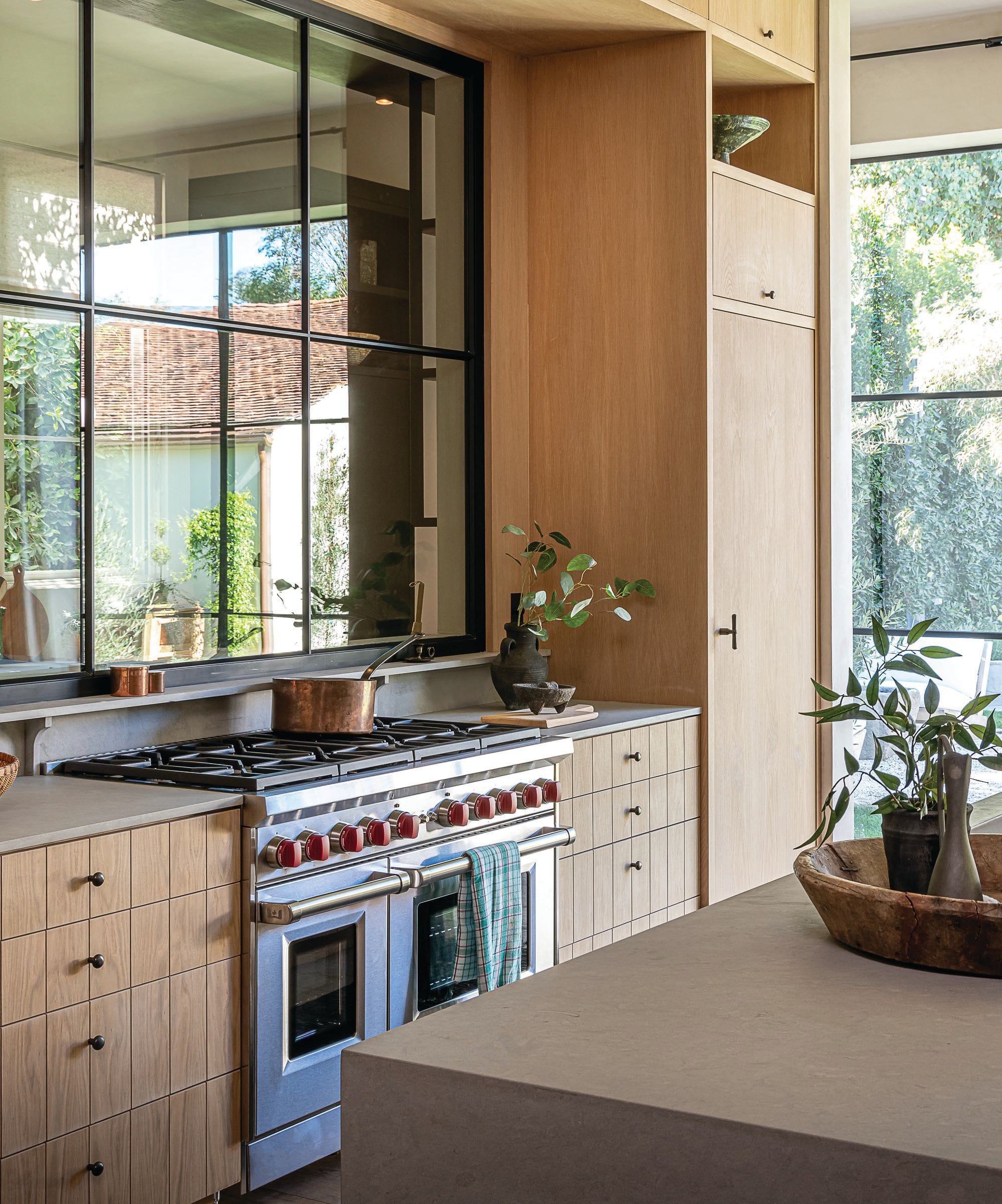 The kitchen features appliances from Sub-Zero, Wolf and Cove. PHOTOGRAPHED BY TODD GOODMAN
