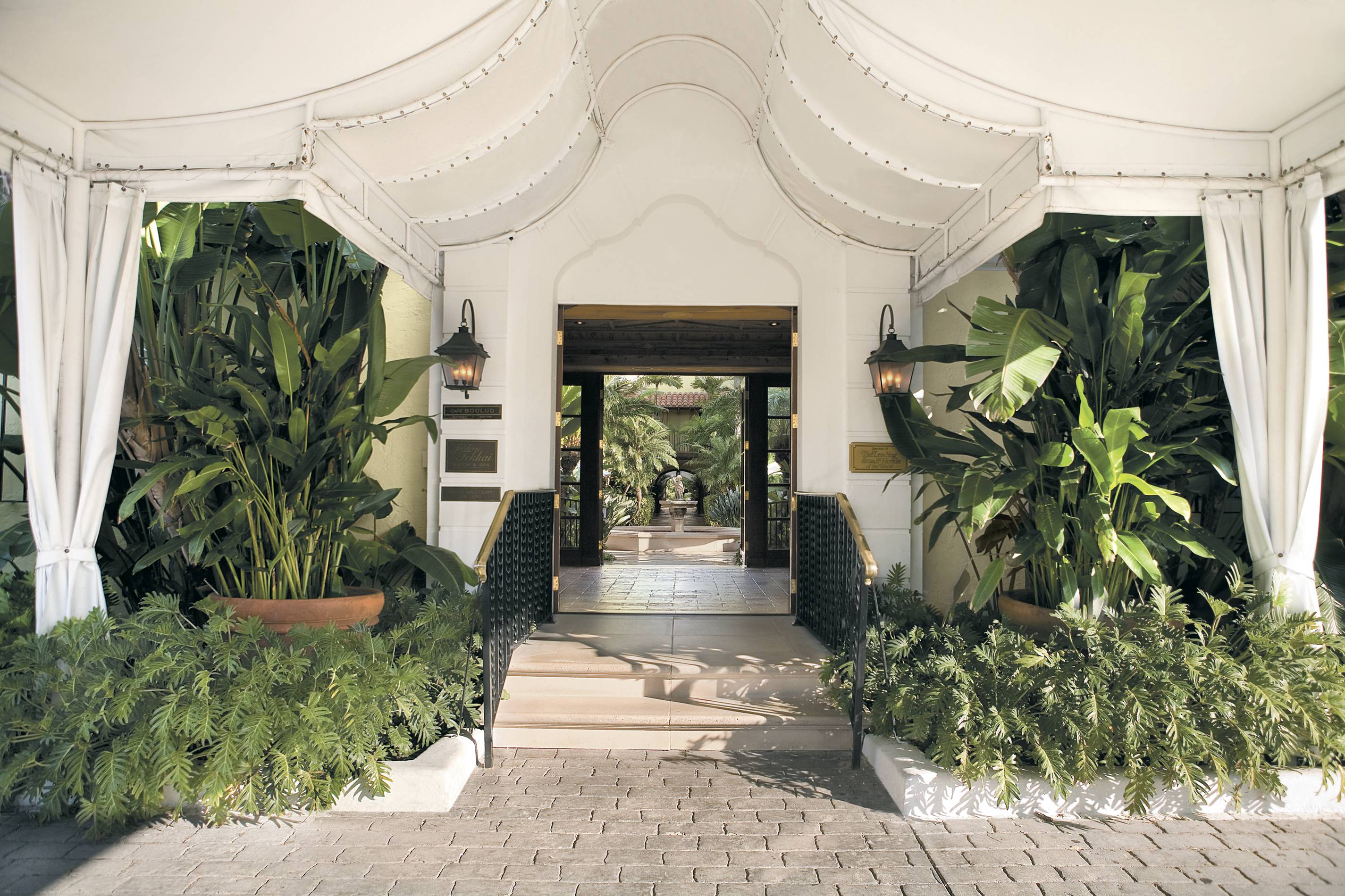 Best Indoor Activities in Palm Beach Gardens on Rainy Days: Fun & Cozy Ideas