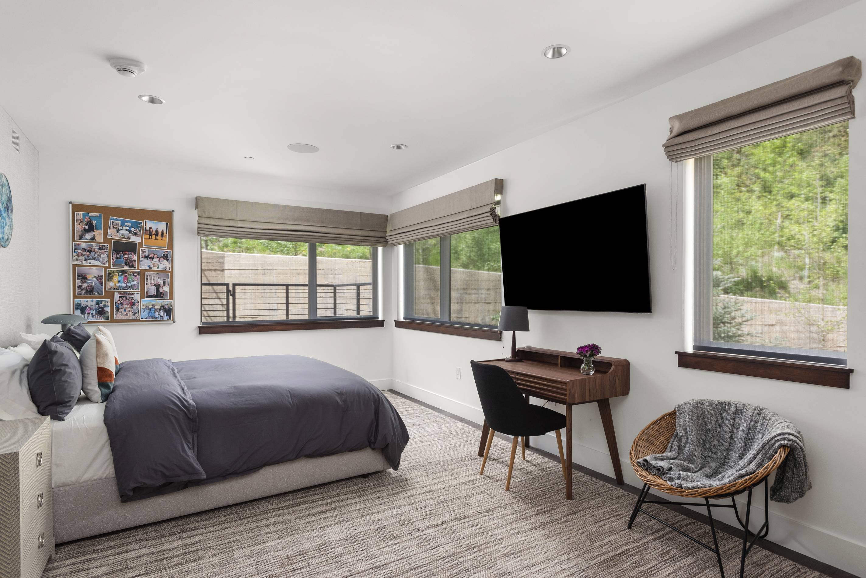Luxury One Aspen Townhome: Modern Design & Mountain Access