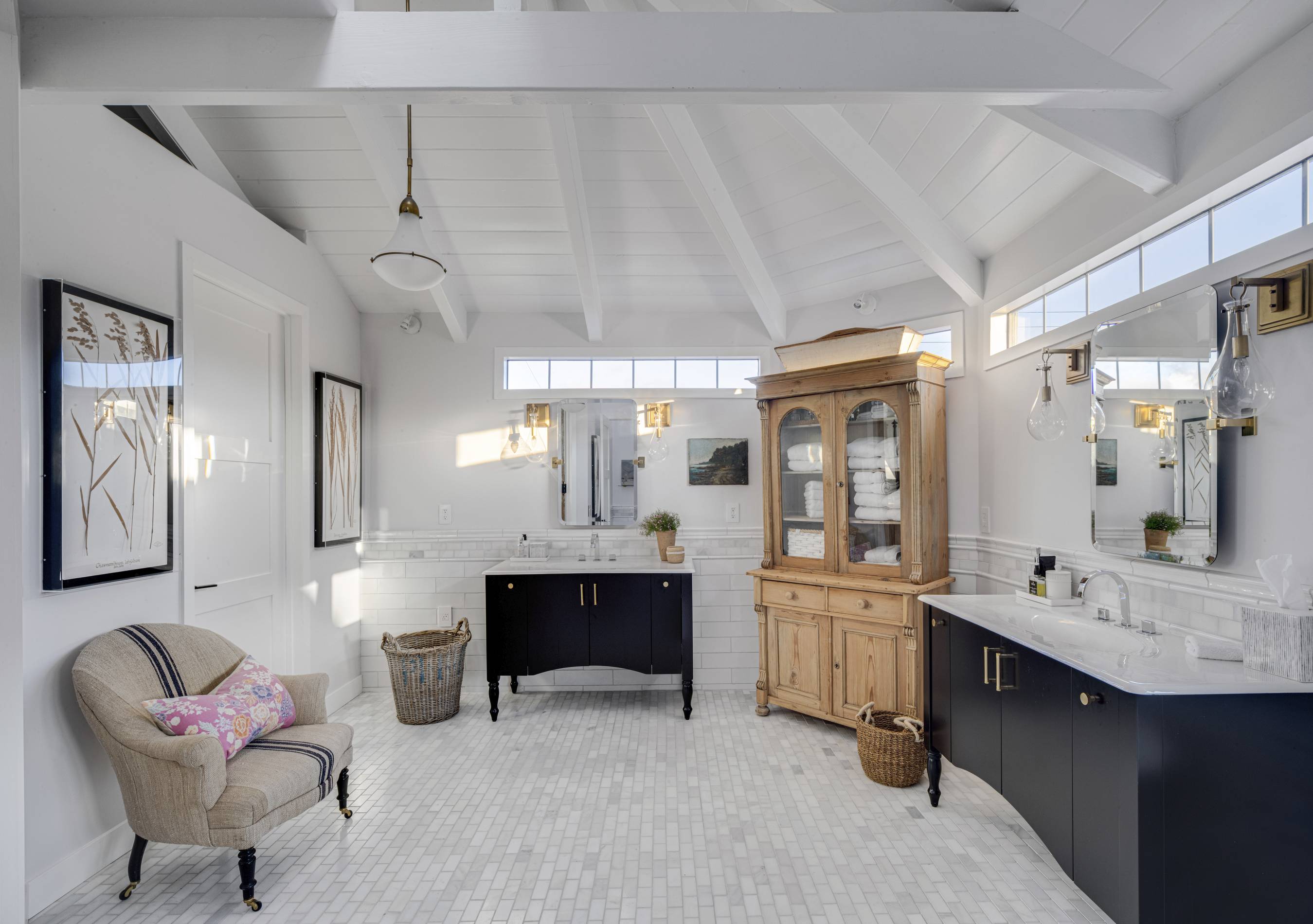 Developed over years of creating beautifully completed interiors, we merge our astute business sense with our amazing design passion, talent and access to exceptional goods.