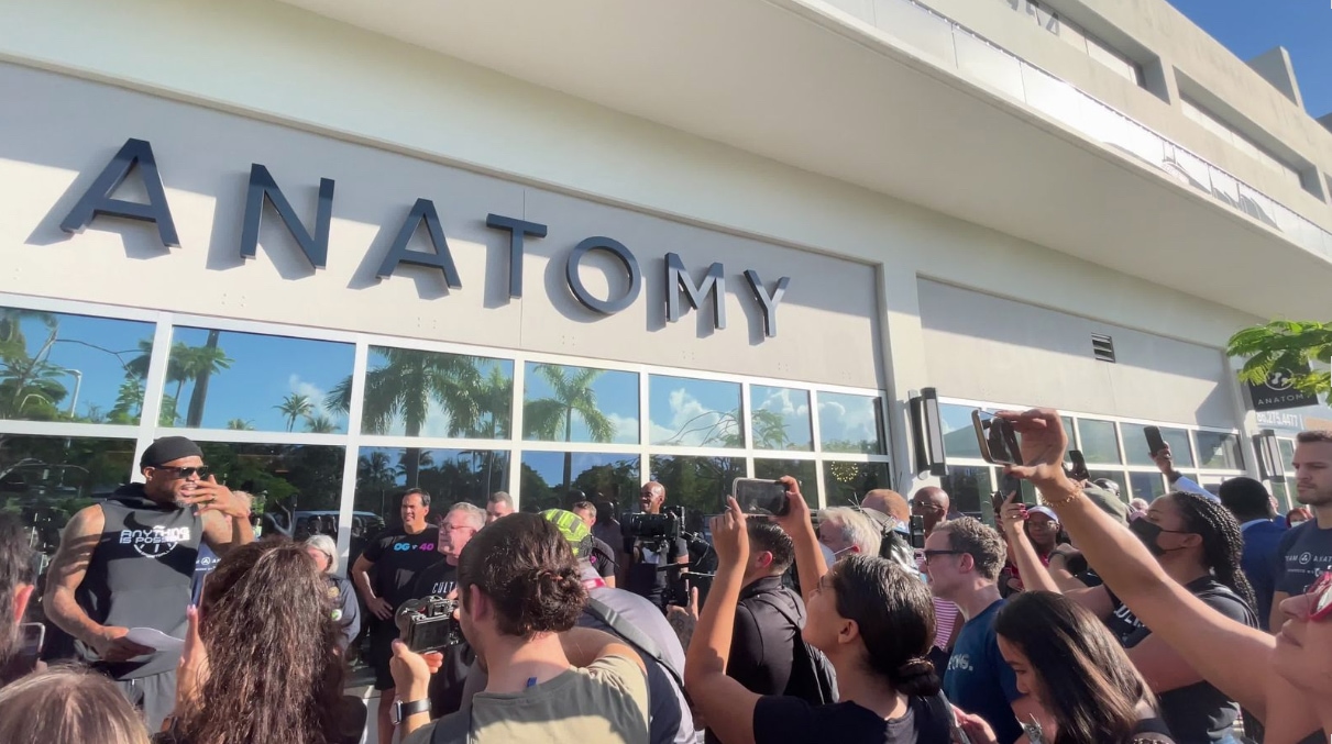 Miami Heat Legend Udonis Haslem is once again hosting the #HourPushUpChallenge with Anatomy Fitness in Miami Beach and Make-a-Wish Southern Florida.