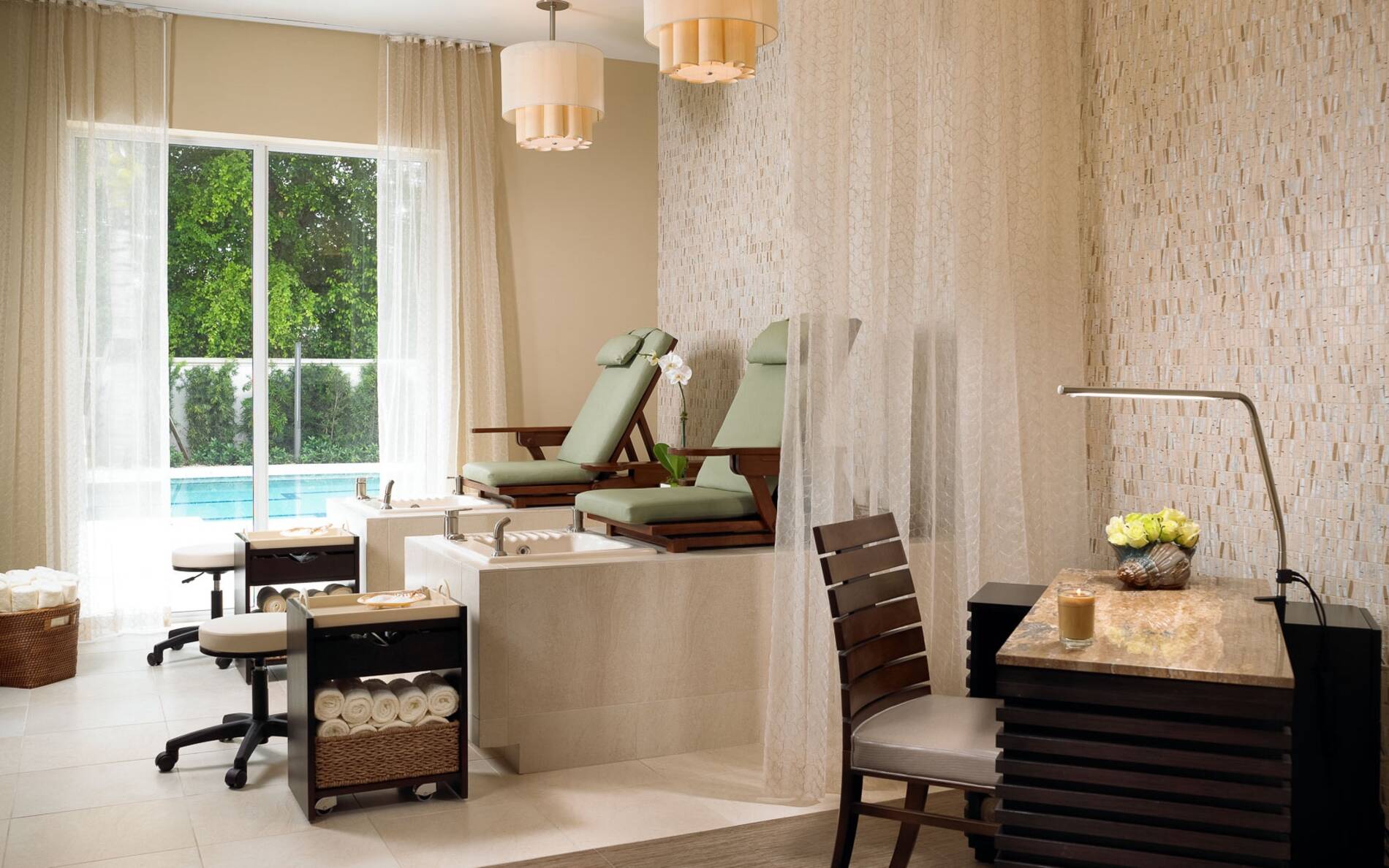 Seagate_Spa_Manicure_and_Pedicure_Stations