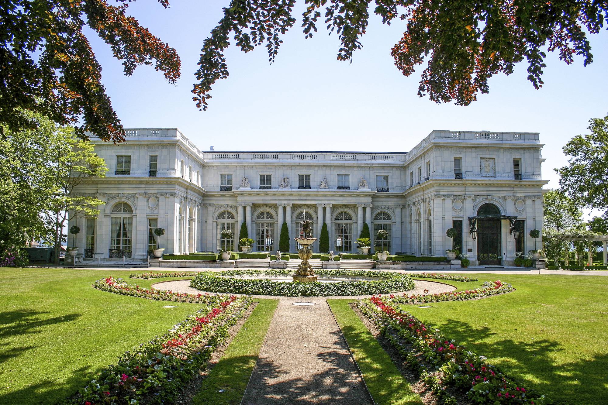 Rosecliff_front_facade_credit_PSNC.jpg