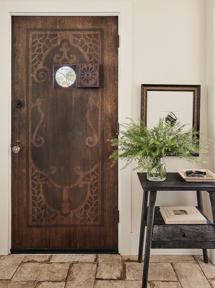 the 				welcoming entryway. PHOTOGRAPHED BY JENNA PEFFLEY
