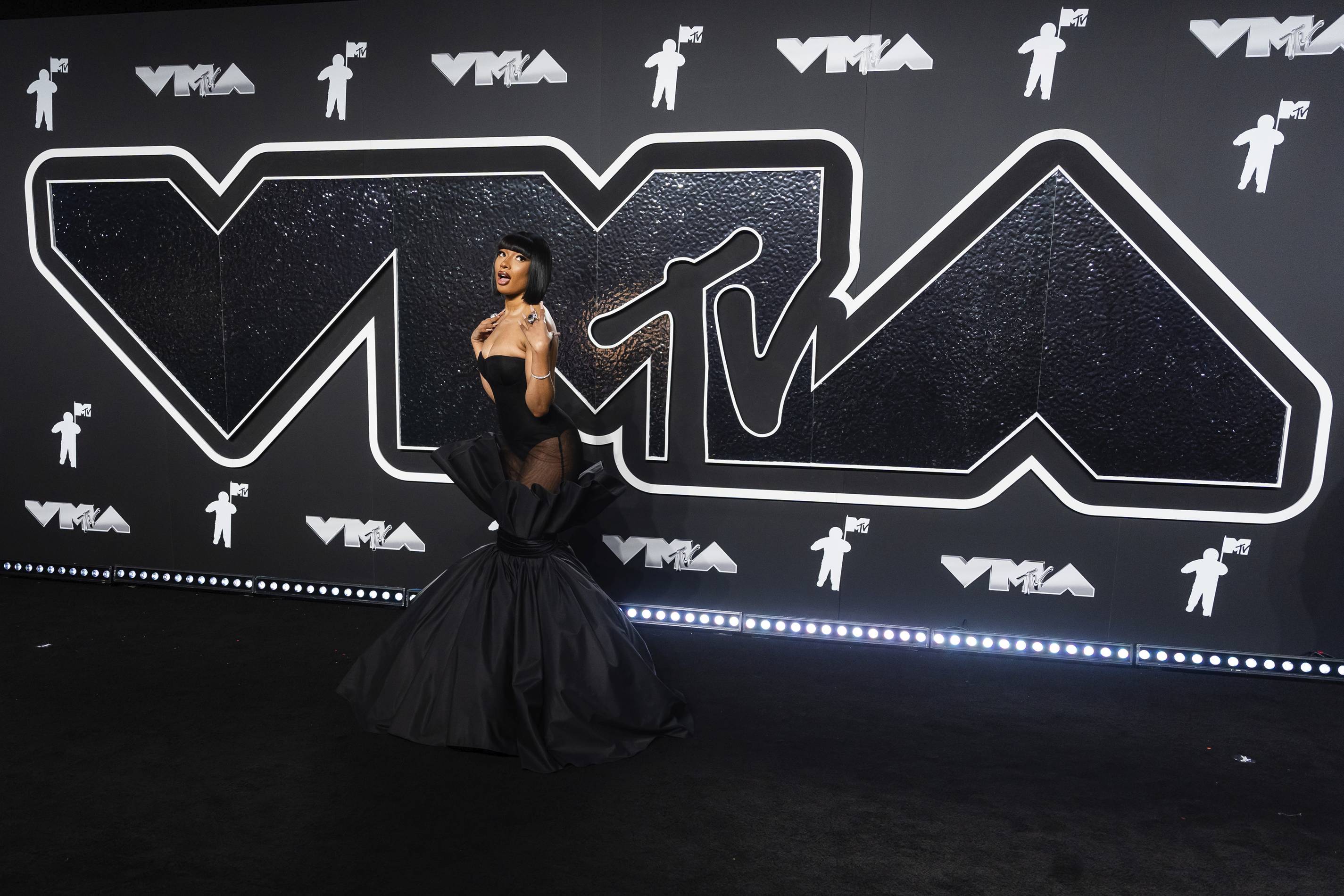 2024 VMAs Best Dressed Megan Thee Stallion & More Shine(02)
