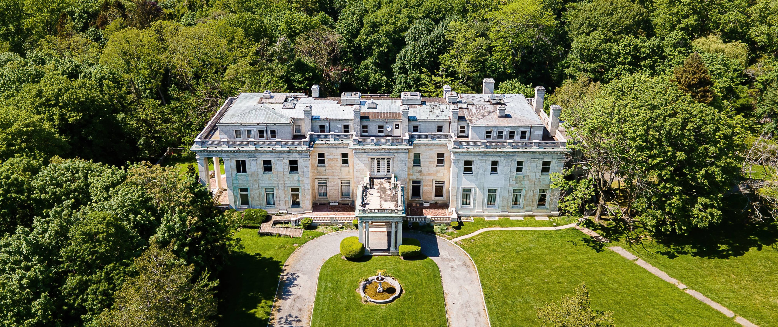 Own Taylor Swift's 'Blank Space' Mansion Auction Highlights