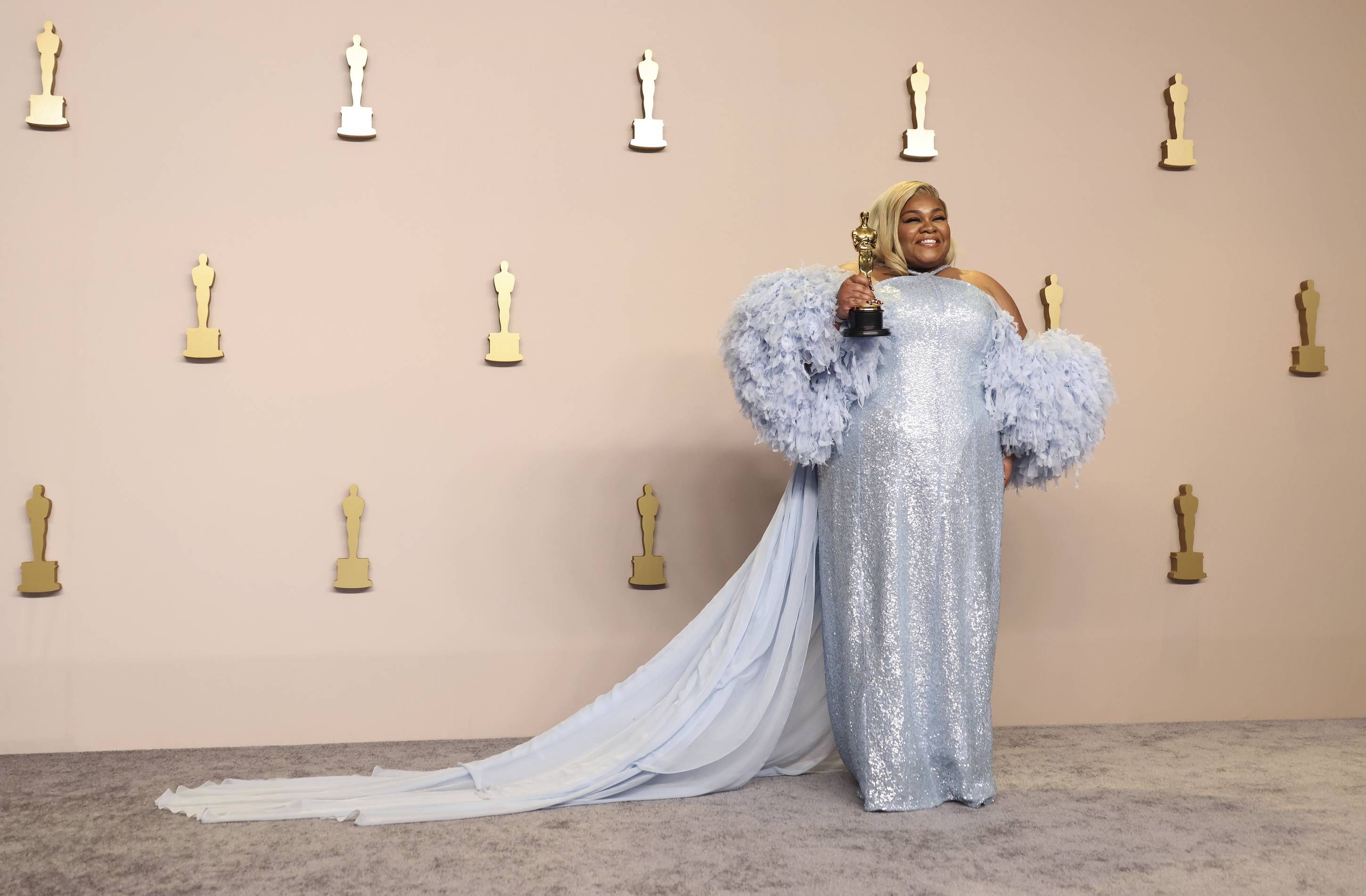 Award Is Over! - by Peter Sobczynski - Auteurist Class, image size:2898x1900