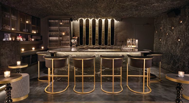 An evening on the town beckons—check out our favorite haunts for bevies and revelry