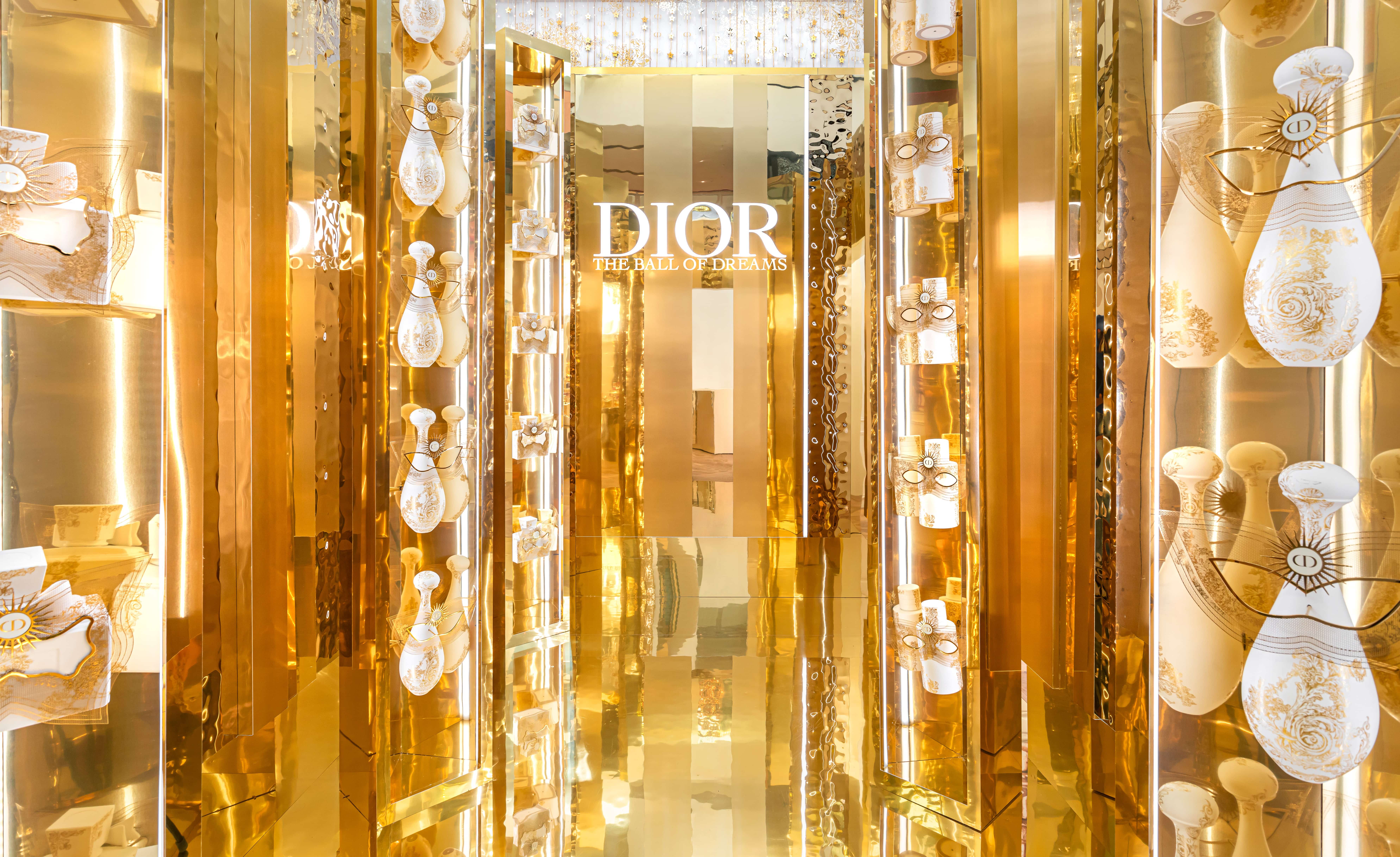 Dior's Holiday Popup: The Ball of Dreams in Aventura Mall
