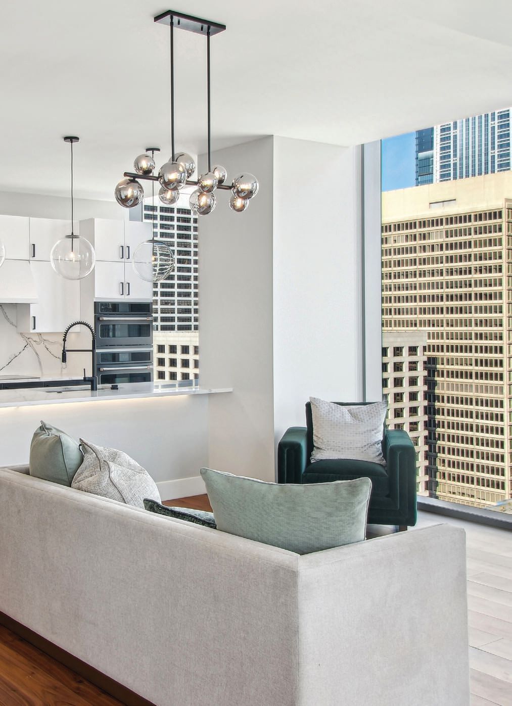 Luxury Penthouse Rentals in Philadelphia with Stunning Views - Luxury Penthouse Rentals With Range Kitchen