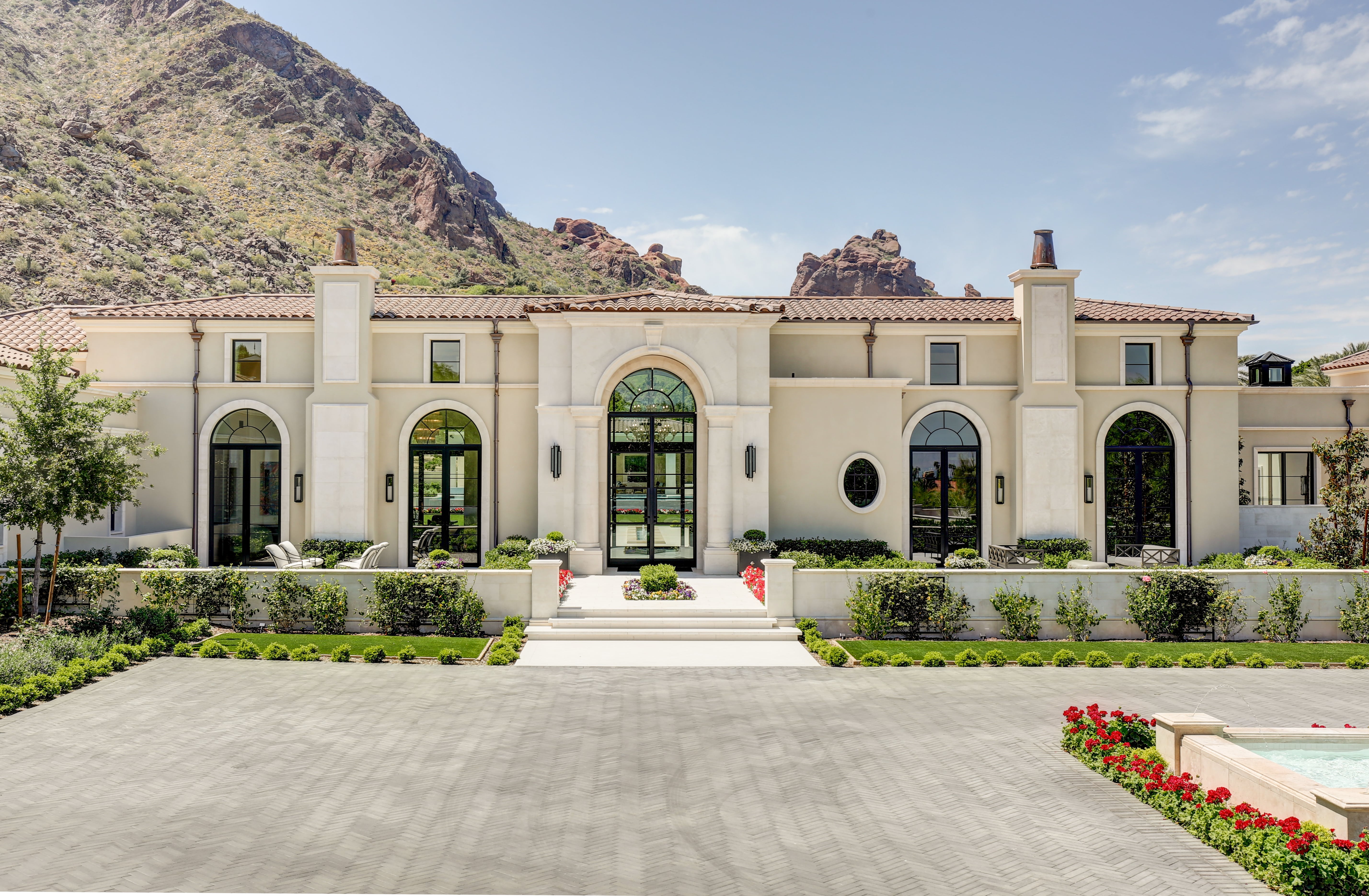 Luxurious Paradise Valley Home with Camelback Views