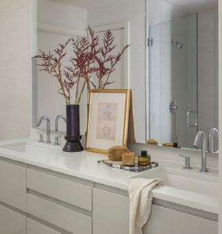 the primary bath complements the sanctuary feeling of the suite. photographed by JENN VERRIER