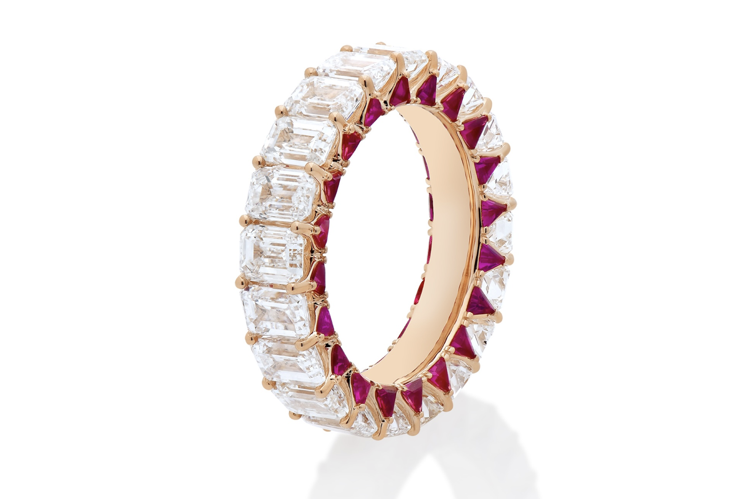 Coup D’oeil eternity band with rubies and emerald-cut diamonds