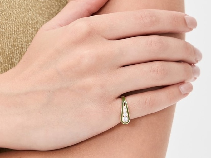 mkaye300152753f_1754488104535_