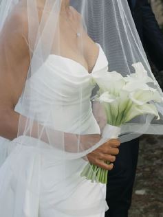 Tony Federici crafted the brideâs veil. Photographed by SILVIA POROPAT