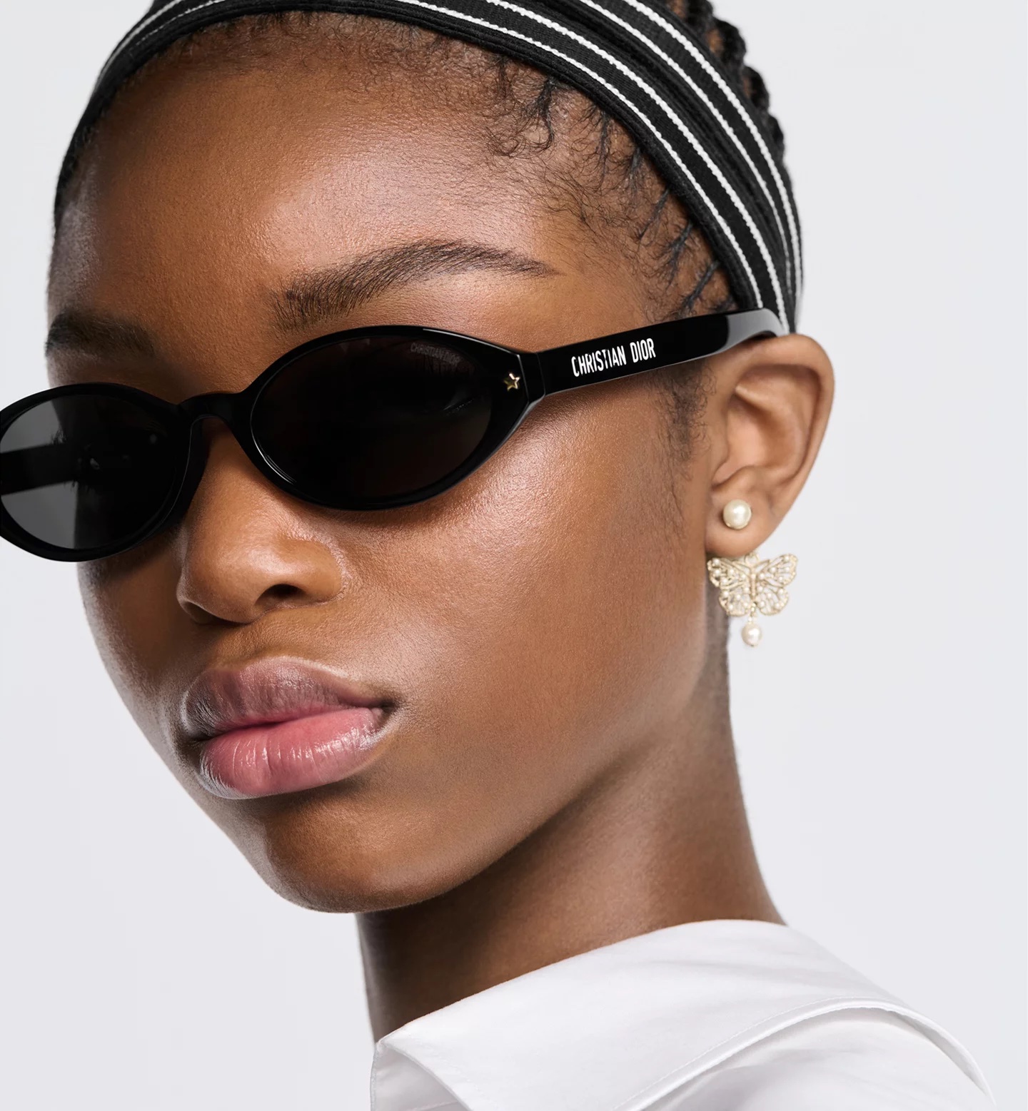 10 Chic Black Sunglasses for Ultimate Winter Style display picture 3
