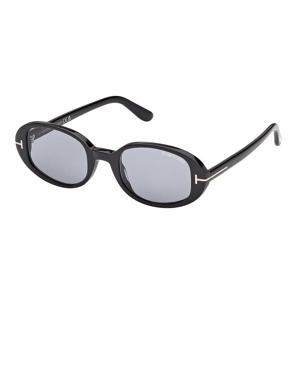 10 Chic Black Sunglasses for Ultimate Winter Style display picture 1