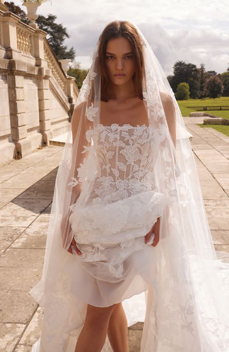 2026 Bridal Fashion Trends: Elegance, Structure & Floral Art