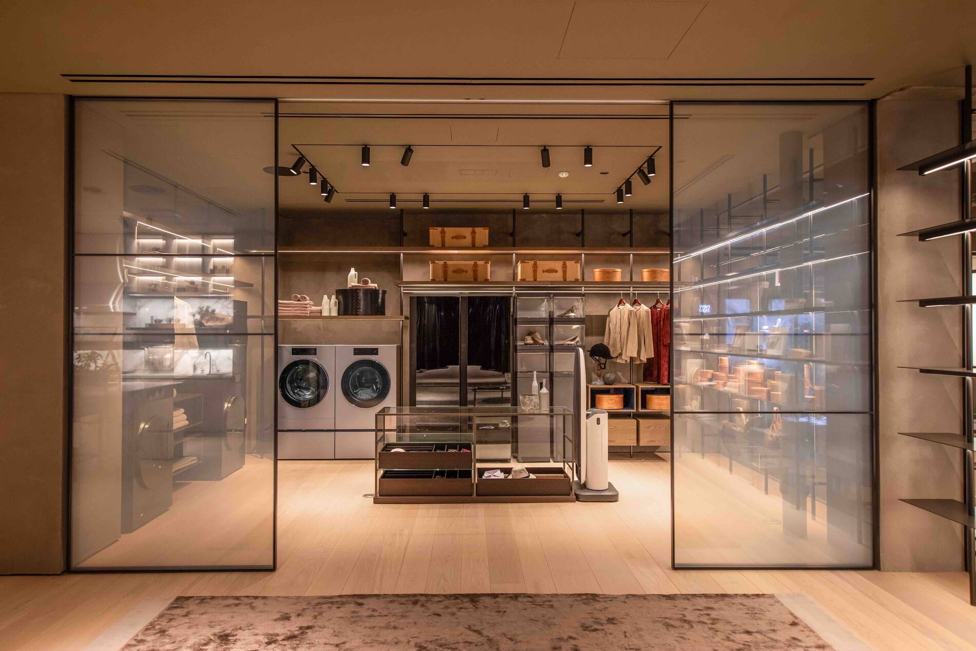 SKS Launches First Public Showroom at THE MART Chicago