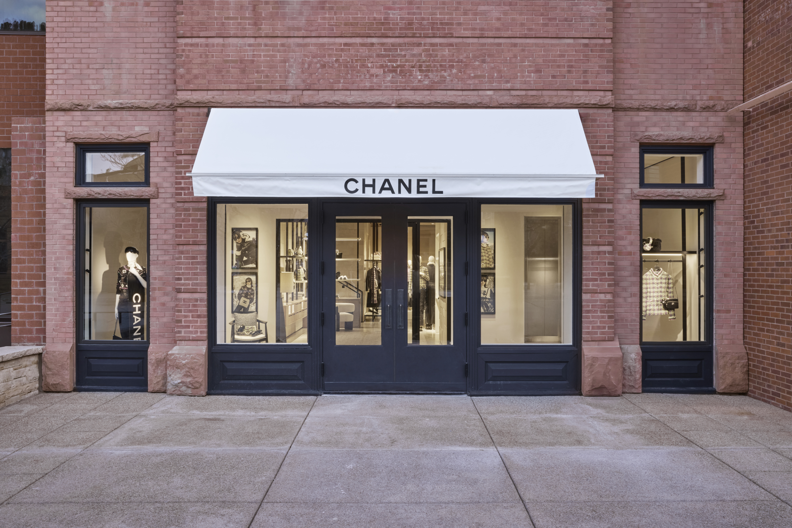 CHANEL Aspen Boutique: Parisian Elegance Meets Chalet Chic