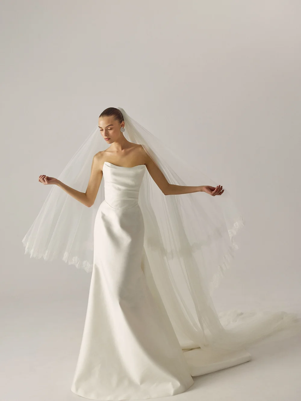 carolyn bessette wedding dress designer The Enduring Influence of Carolyn Bessette-Kennedy's Wedding Dress