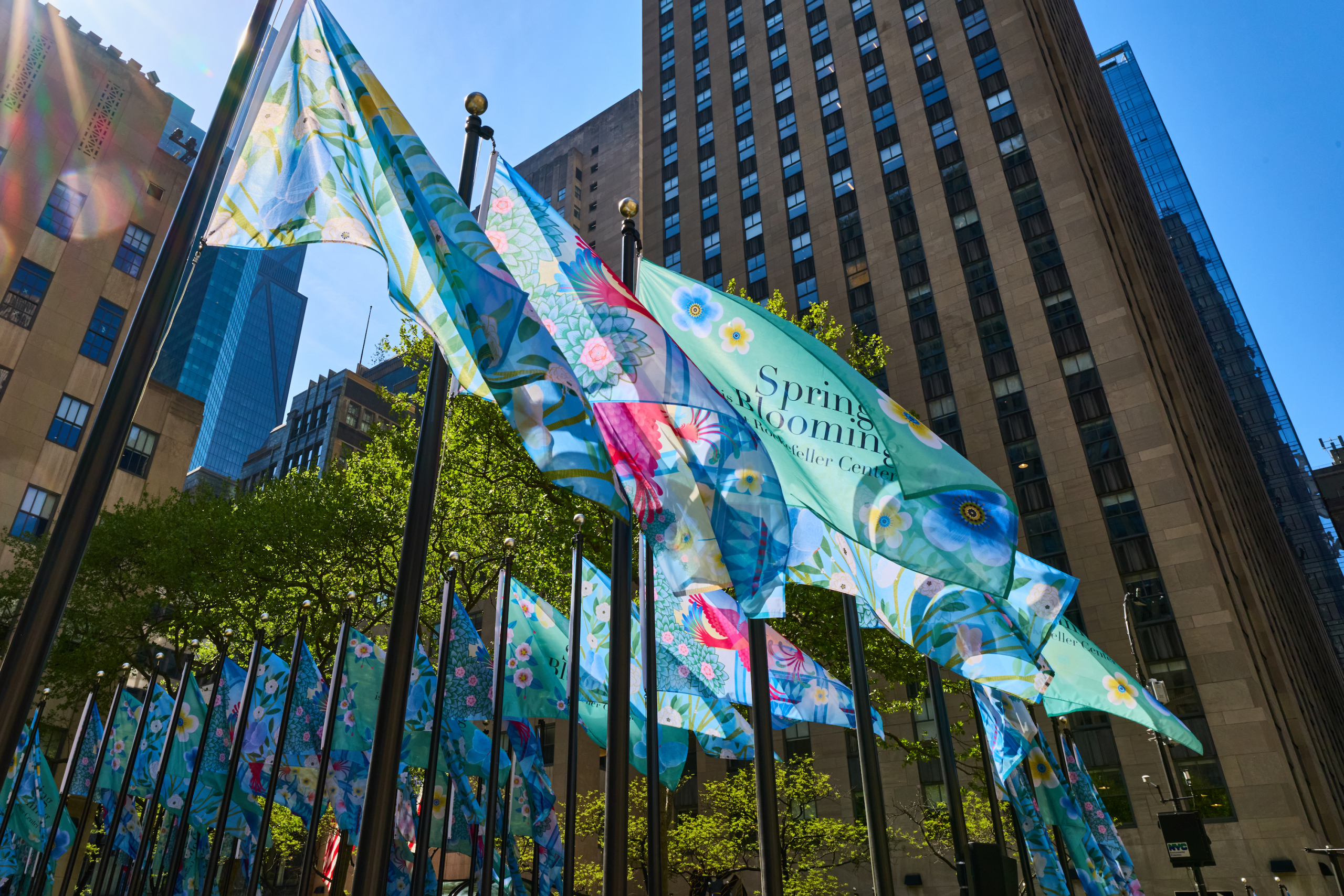 フラワー　オブジェ Van Cleef & Arpels' Spring Is Blooming at Rockefeller Center