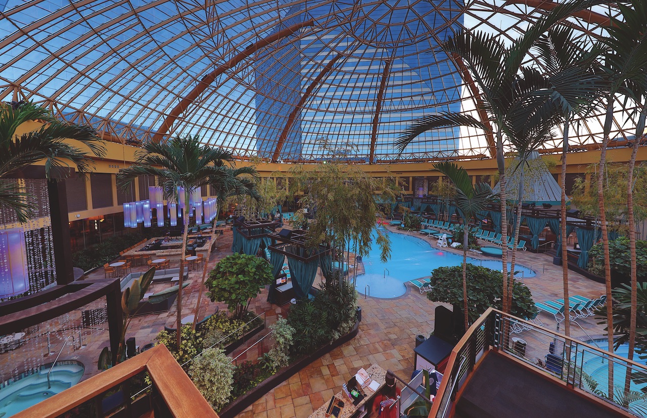 HarrahsAC PoolDay T 4c.tif