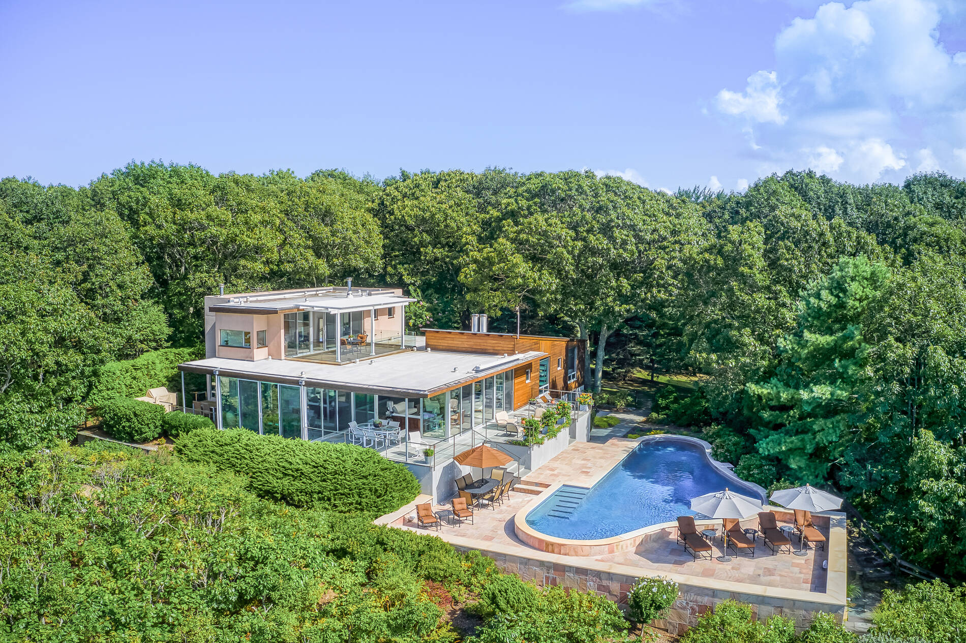 Gallery Detail: Top Hamptons Luxury Real Estate Listings 2026