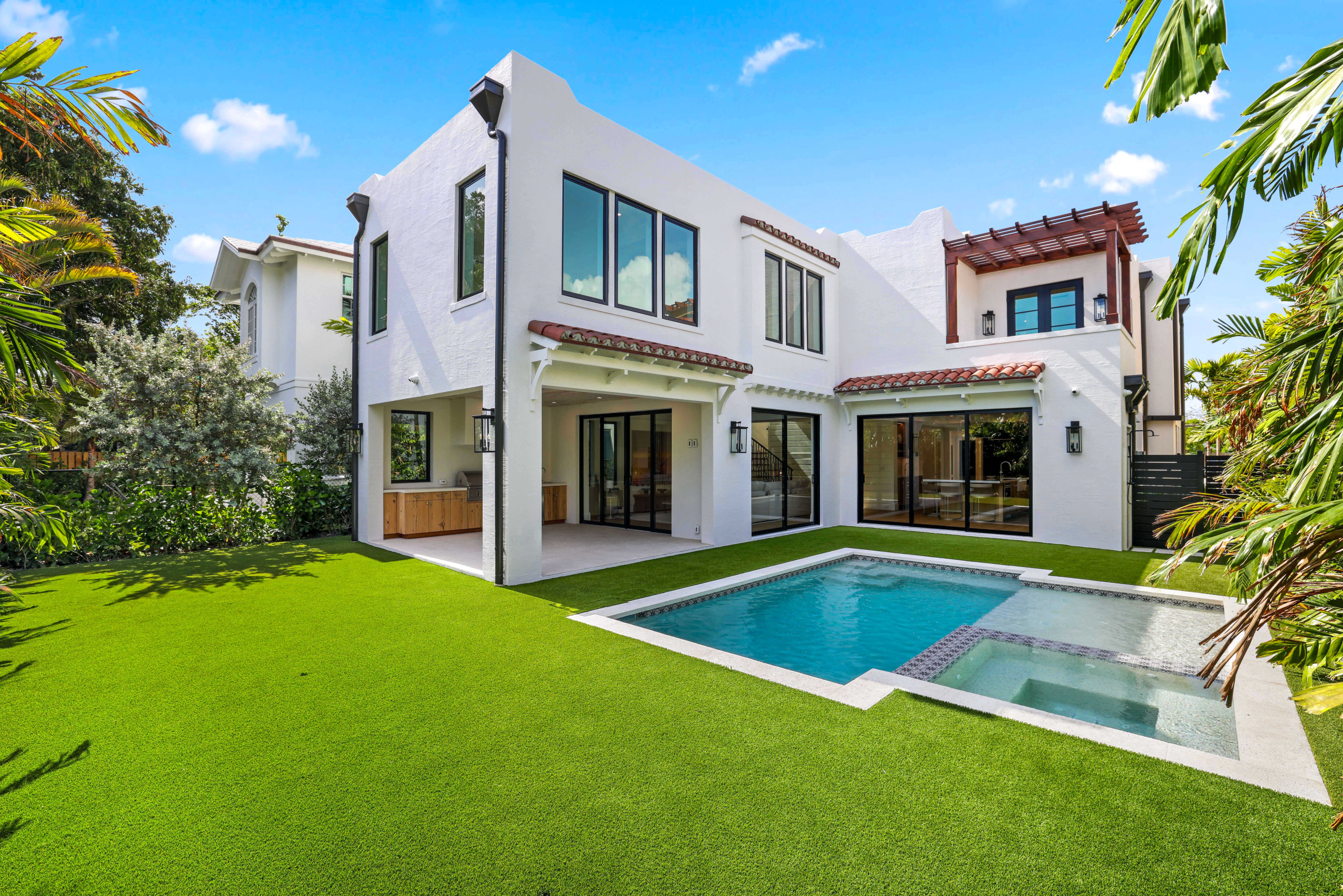 3__Covered_Loggia___Turf_Yard