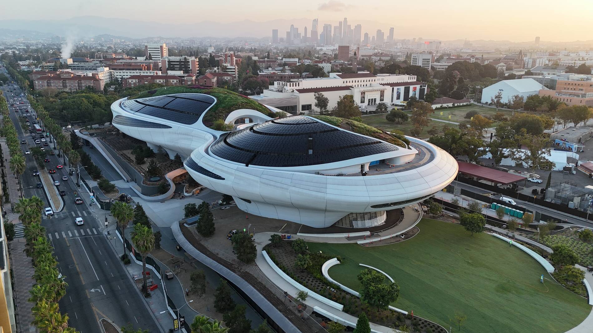アート・デザイン・音楽 THE E LUCAS EXHIBITION The Lucas Museum of Narrative Art Opens This September—Take a Look